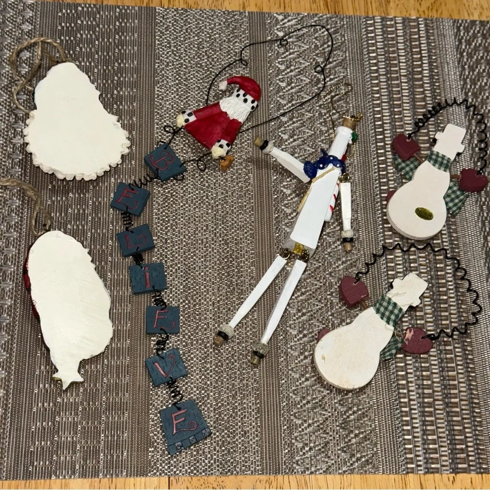 Festive Christmas Ornaments bundle‎ of 6 different pieces